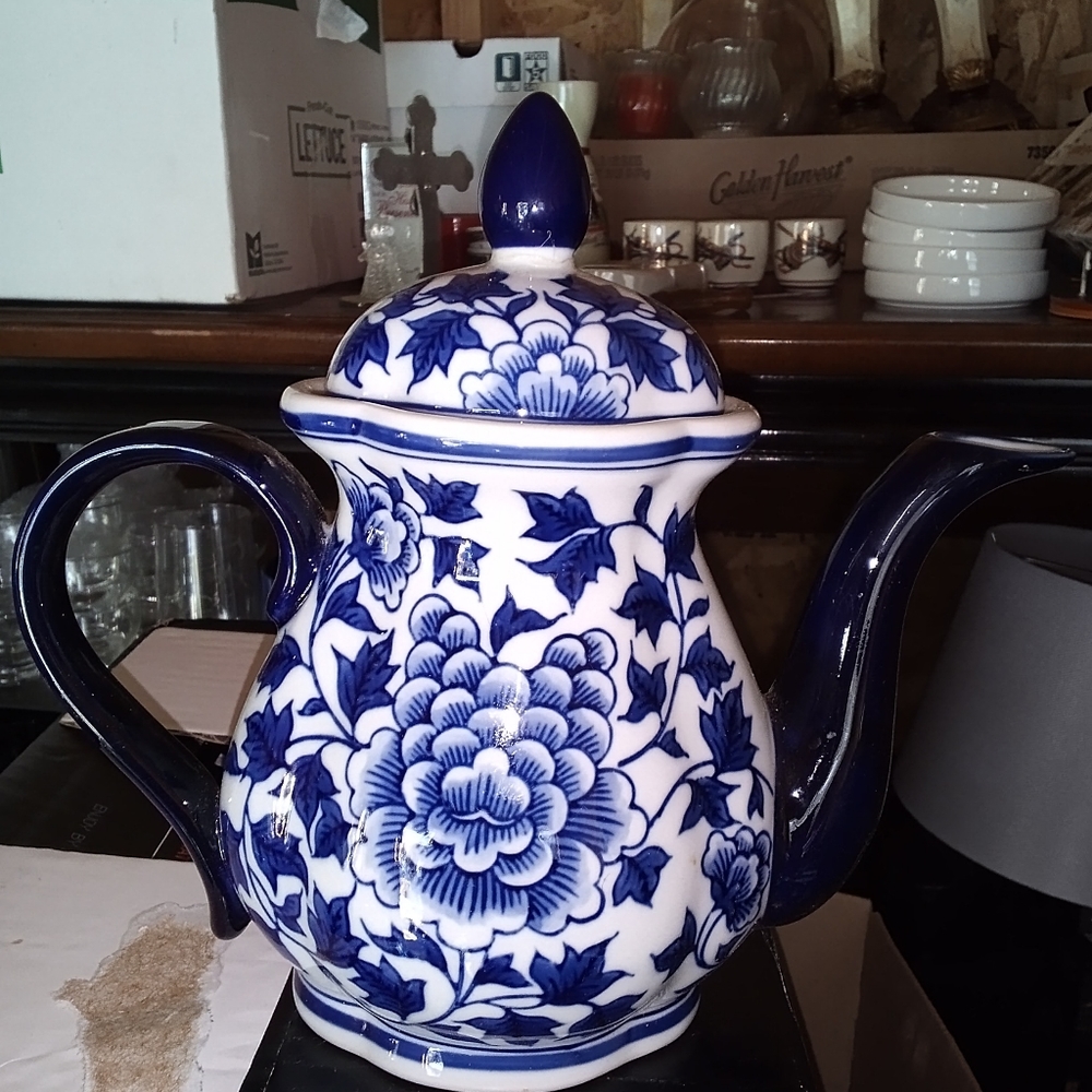 Ceramic Bombay tea pot